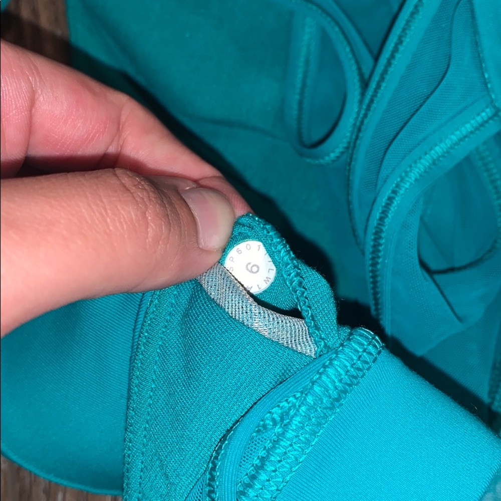 Lululemon tank with built in sports bra - Picture 4 of 4